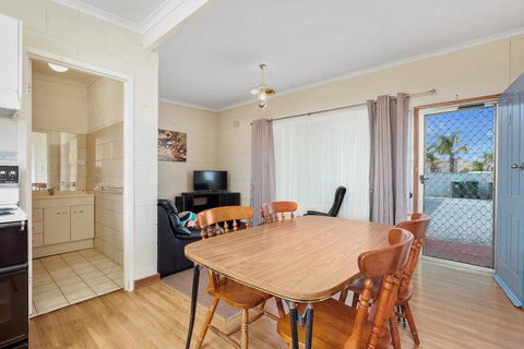Coobowie Lodge - Holiday Sunshine Coast 1