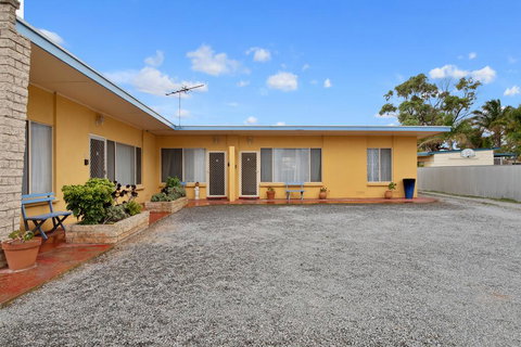 Coobowie Lodge - Holiday Sunshine Coast 2