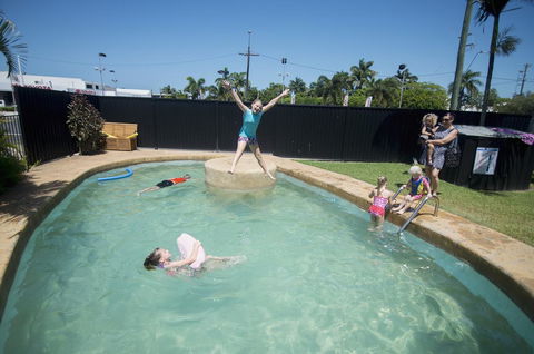 Cool Palms Motel - Sunshine Coast Tourism 2