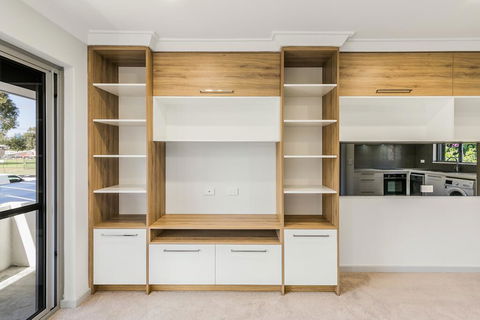 Cool Quiet Modern Secure Walking Distance To Perth And Landmarks - Sunshine Coast Tourism 1