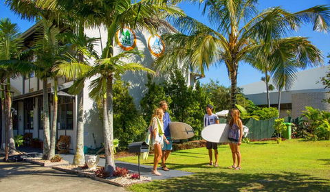 Coolangatta YHA Backpackers - Sunshine Coast Tourism 0