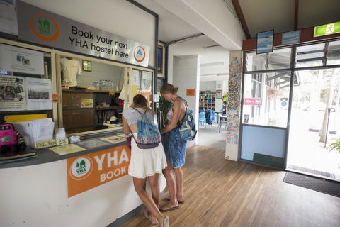 Coolangatta YHA Backpackers - Sunshine Coast Tourism 2
