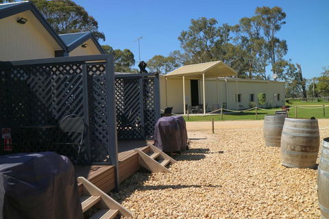 Coonawarra Cabins Unit B - Sunshine Coast Tourism 2