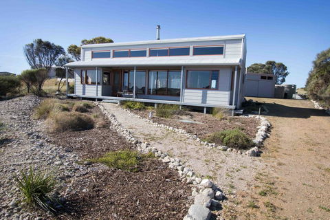 Coorong Aurora - Breathtaking Waterfront Escape - Sunshine Coast Tourism 2