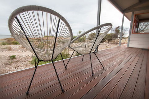 Coorong Aurora - Breathtaking Waterfront Escape - Sunshine Coast Tourism 3