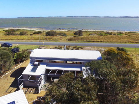 Coorong Aurora - Breathtaking Waterfront Escape - Sunshine Coast Tourism 1