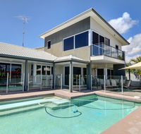 Coorumbong 36 - 6 BDRM Canal Home With Pool