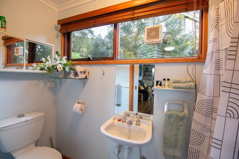 Coota Views Unit - Sunshine Coast Tourism 3