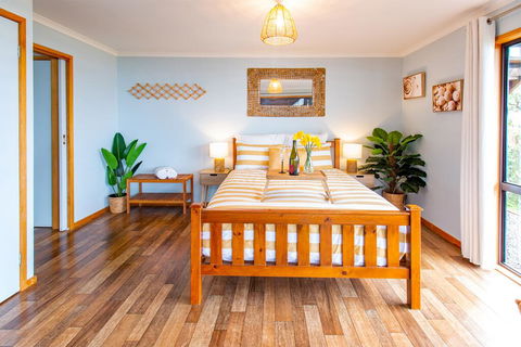 Coota Views Unit - Sunshine Coast Tourism 0