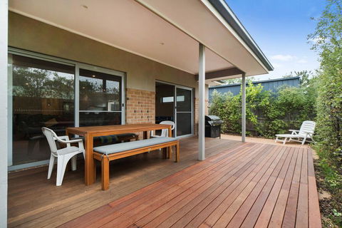 Cootamundra - Holiday Sunshine Coast 1