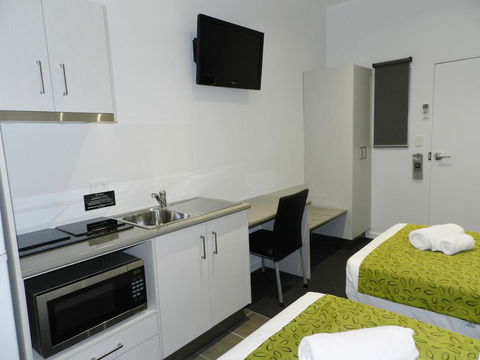 Copper City Motel - Sunshine Coast Tourism 3