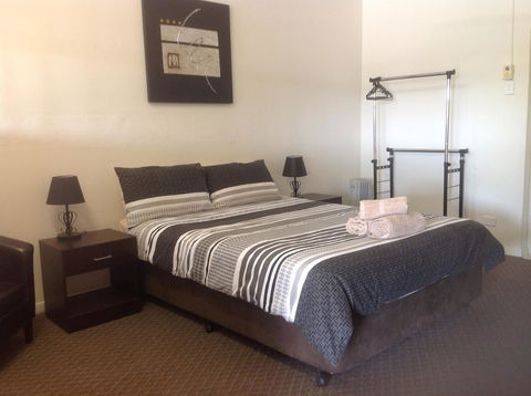 Copper Gate Motel - Holiday Sunshine Coast 1