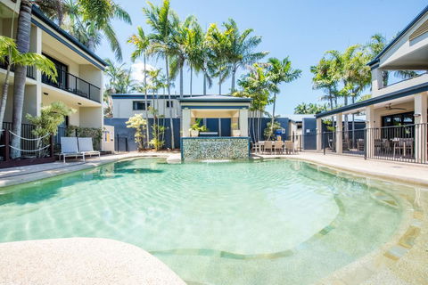 Coral Cay Resort - Sunshine Coast Tourism 0