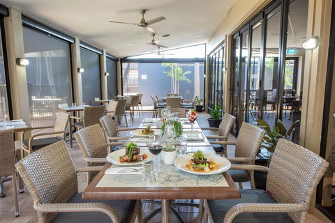 Coral Cay Resort - Sunshine Coast Tourism 1