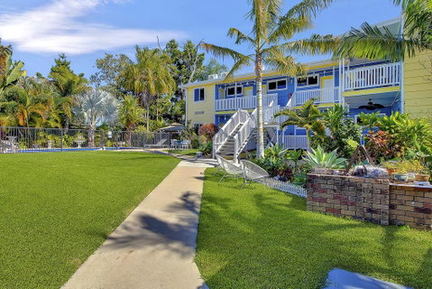 Coral Inn Boutique Hotel - Sunshine Coast Tourism 3