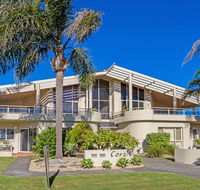 Coral Sands 3 - Pebbly Beach - Holiday Sunshine Coast