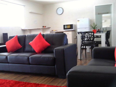 Coral Sands Motel - Sunshine Coast Tourism 1