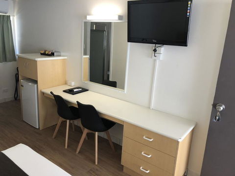 Coral Sands Motel - Sunshine Coast Tourism 3