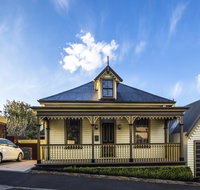 Corinda Contemporary - Sunshine Coast Tourism
