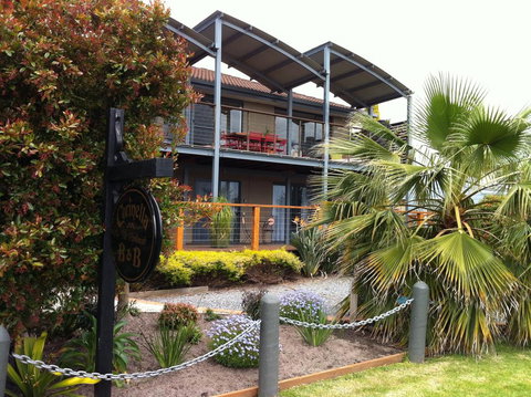 Corinella On The Esplanade Bed & Breakfast - Holiday Sunshine Coast 0