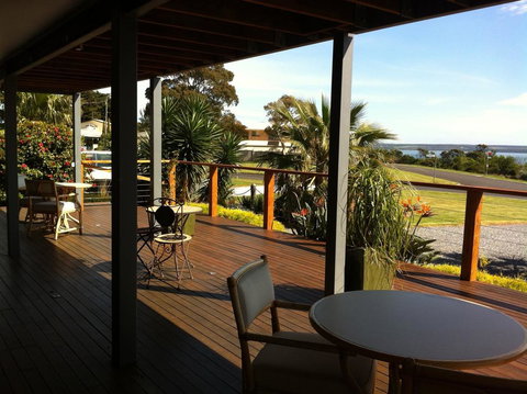 Corinella On The Esplanade Bed & Breakfast - Holiday Sunshine Coast 1