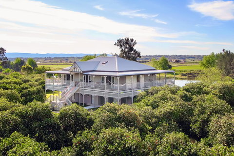 Cornwallis House - Sunshine Coast Tourism 0