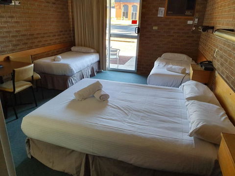Corowa Golf Club Motel - Holiday Sunshine Coast 1