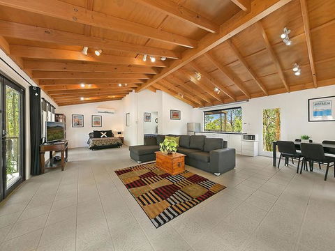 Corroboree Spa Cabin- Eaglereach - Sunshine Coast Tourism 0