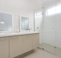 CORYMBIA - MOUNT MARTHA - Holiday Sunshine Coast