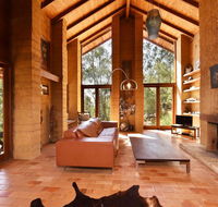 Corymbia Cottage - unique quirky private a guest favourite - Holiday Sunshine Coast