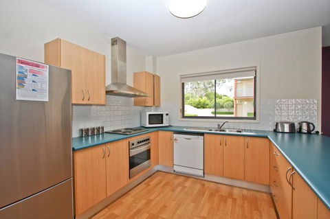 Cosmopolitan Apartments - Sunshine Coast Tourism 3