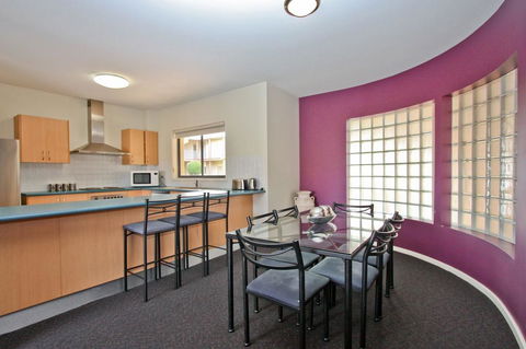Cosmopolitan Apartments - Sunshine Coast Tourism 1