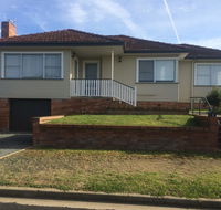 Costa Park Cottage Ena - Armidale - Holiday Sunshine Coast