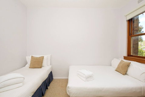 Cosy 2BR Plus Parking In Nth Sydney - Sunshine Coast Tourism 3