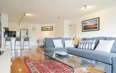 Cosy Apartment Near Racecourse - Holiday Sunshine Coast 2