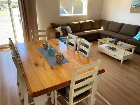 Cosy Cottage - Sunshine Coast Tourism 0