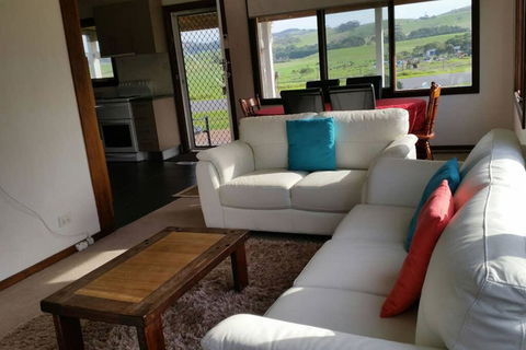 Cosy Cottage Valley Views - Sunshine Coast Tourism 2