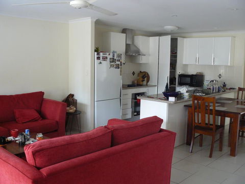 Cosy Home In Yandina - Holiday Sunshine Coast 1