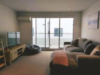 Cosy Modern Apartment in Brunswick