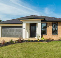 Cosy on Currawong - Sunshine Coast Tourism