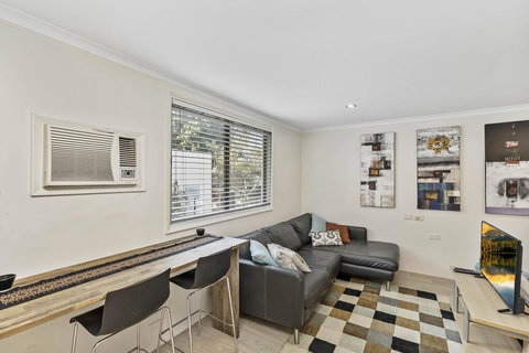 Cosy Studio Apartment Seconds From Manly Beach - Sunshine Coast Tourism 0