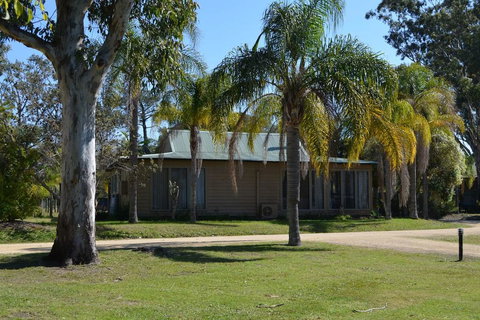 Cottage Port Stephens / Swan Bay, NSW - Holiday Sunshine Coast 0