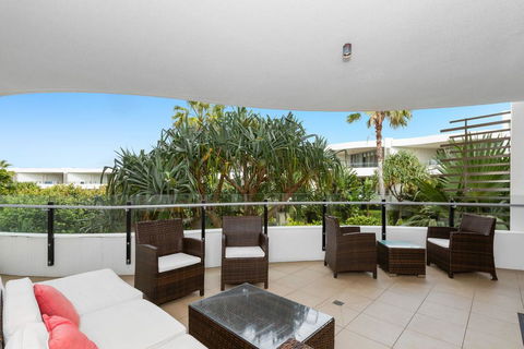 COTTON BEACH 37 - PRIVATE BEACHFRONT COMPLEX - Holiday Sunshine Coast 0