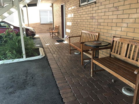 Country Comfort Gin Gin Wild Scotsman Motor Inn - Holiday Sunshine Coast 2