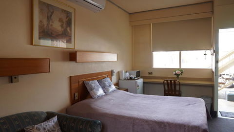 Country Motor Inn - Sunshine Coast Tourism 1