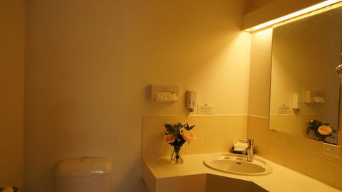 Country Motor Inn - Sunshine Coast Tourism 0