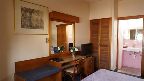 Country Motor Inn - Sunshine Coast Tourism 2