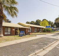 Country Roads Motor Inn - Holiday Sunshine Coast