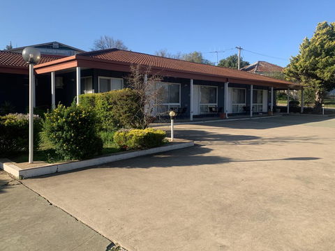 Countryman Motor Inn Cowra - Sunshine Coast Tourism 2