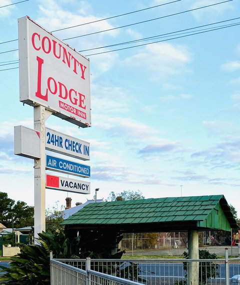 County Lodge Motor Inn - Holiday Sunshine Coast 3